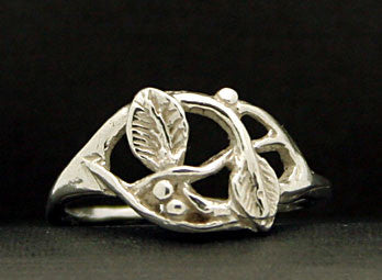 Stylized Leaf Design Ring